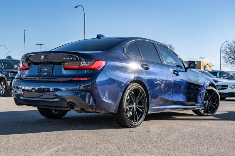 BMW 330 * АВТО КРЕДИТ* ЦЕНА ДО БГ * СЕРВИЗНА ИСТОРИЯ * , снимка 4 - Автомобили и джипове - 52693563