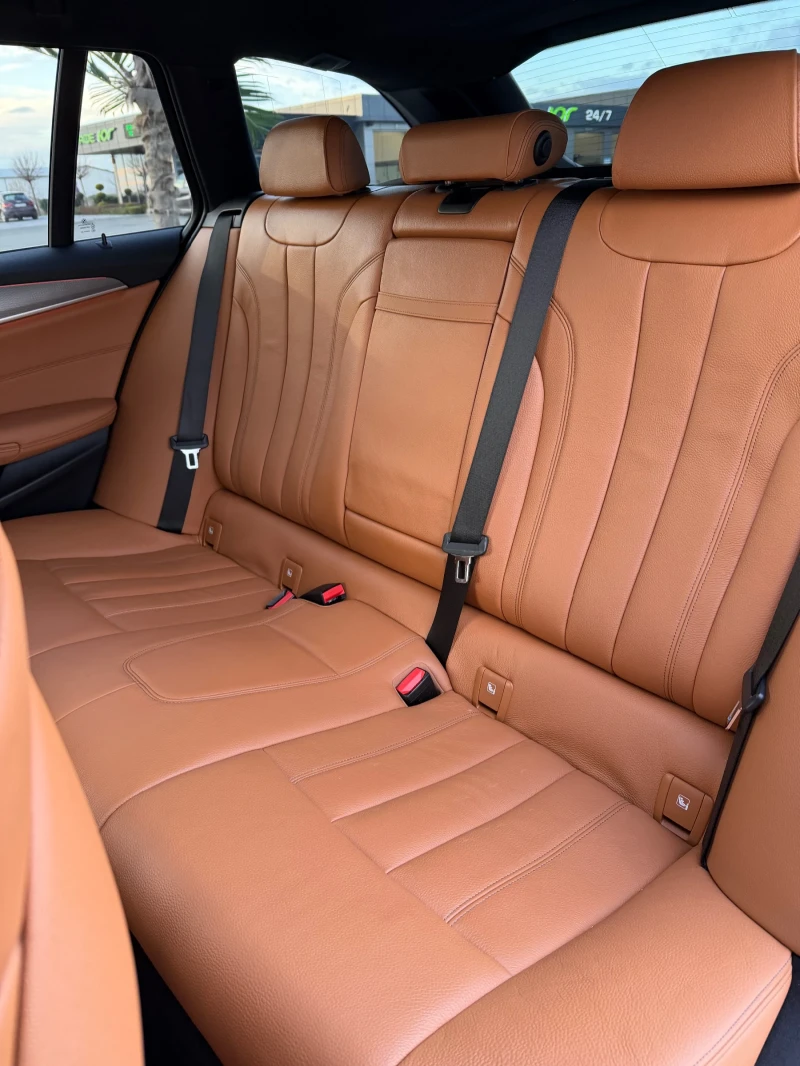 BMW 540 I /M PERFORMANCE/36 000 KM/LIZING, снимка 14 - Автомобили и джипове - 53156065