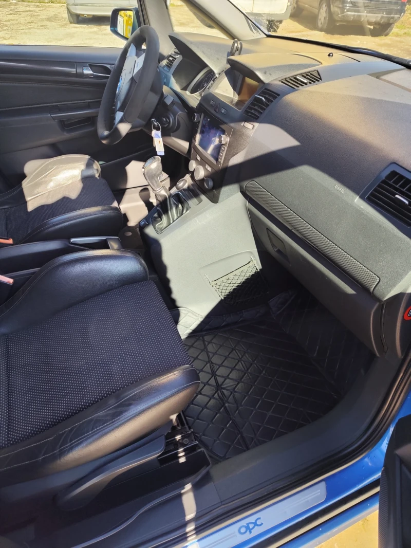 Opel Zafira Zafira b 2.0t opc, снимка 10 - Автомобили и джипове - 53474672