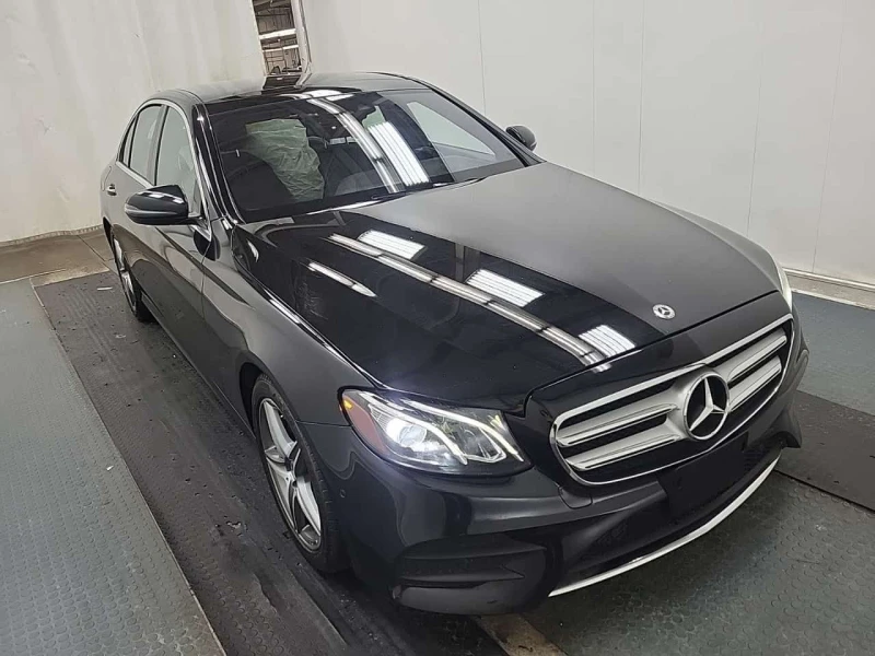 Mercedes-Benz E 300 CARFAX, снимка 2 - Автомобили и джипове - 53564728