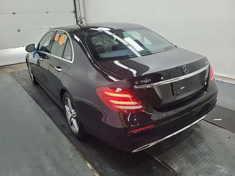 Mercedes-Benz E 300 CARFAX, снимка 4 - Автомобили и джипове - 53564728