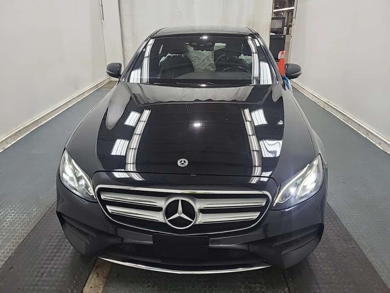 Mercedes-Benz E 300 CARFAX, снимка 7 - Автомобили и джипове - 53564728