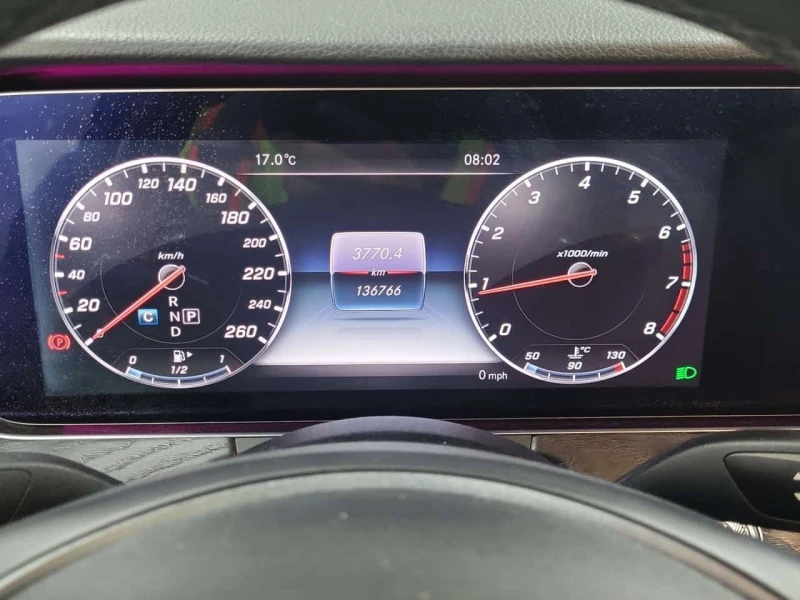 Mercedes-Benz E 300 CARFAX, снимка 10 - Автомобили и джипове - 53564728