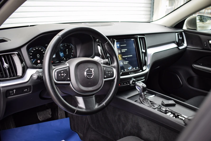 Volvo V60 2.0D4 190k.c. FULL, снимка 7 - Автомобили и джипове - 53581433