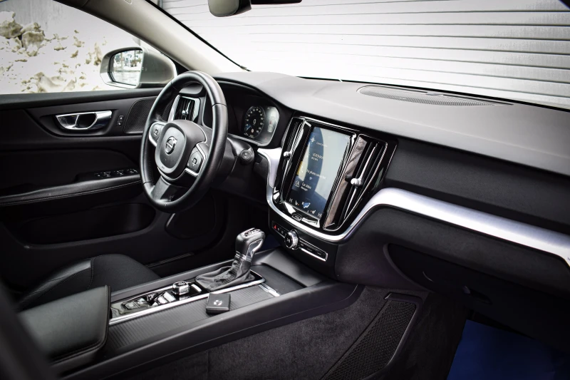 Volvo V60 2.0D4 190k.c. FULL, снимка 14 - Автомобили и джипове - 53581433