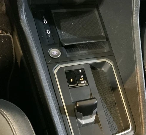 VW Caddy 2.0TDI* DSG* Style* Individual, снимка 9 - Автомобили и джипове - 53658677