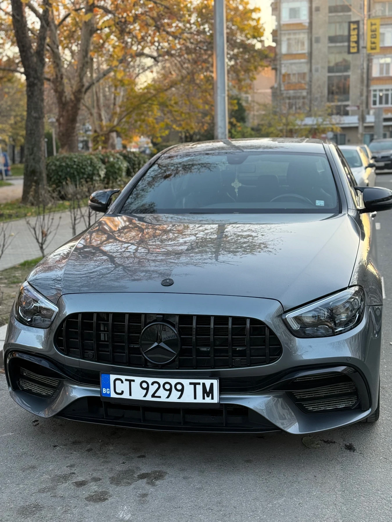 Mercedes-Benz E 300, снимка 1