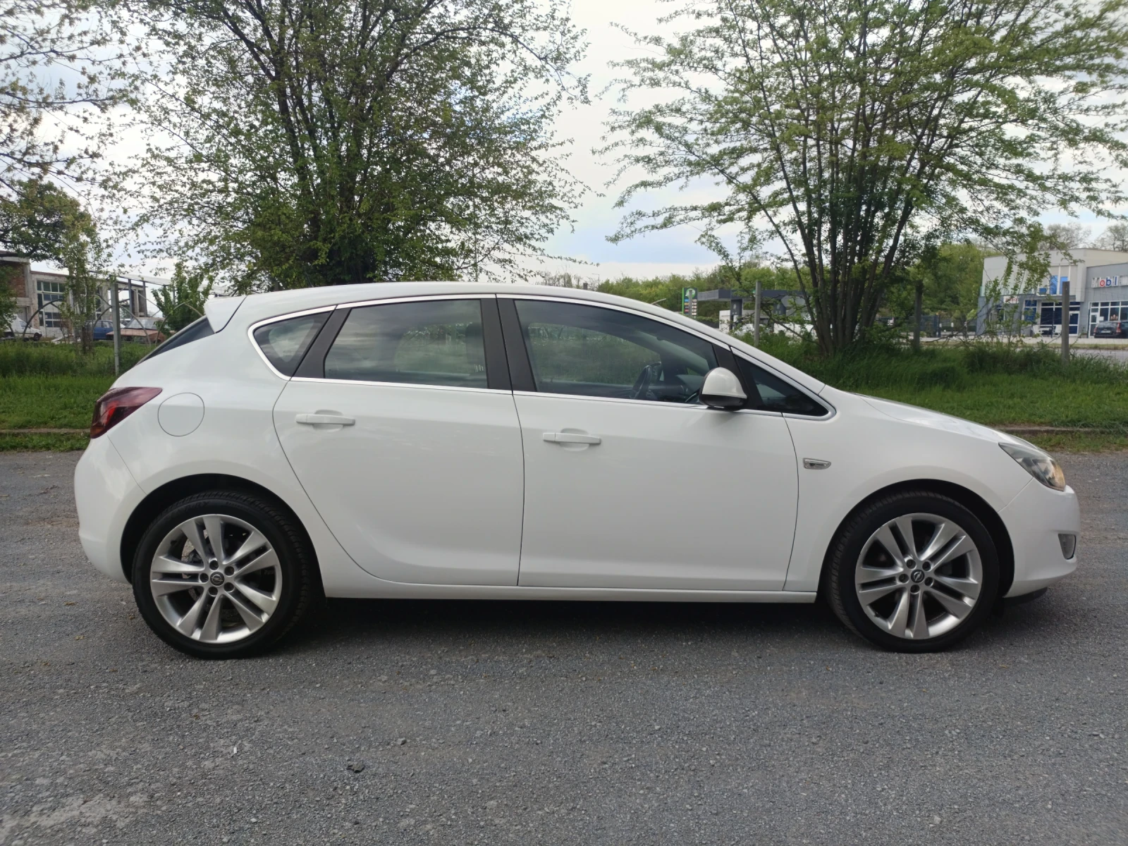 Opel Astra 1.4 COSMO - изображение 10