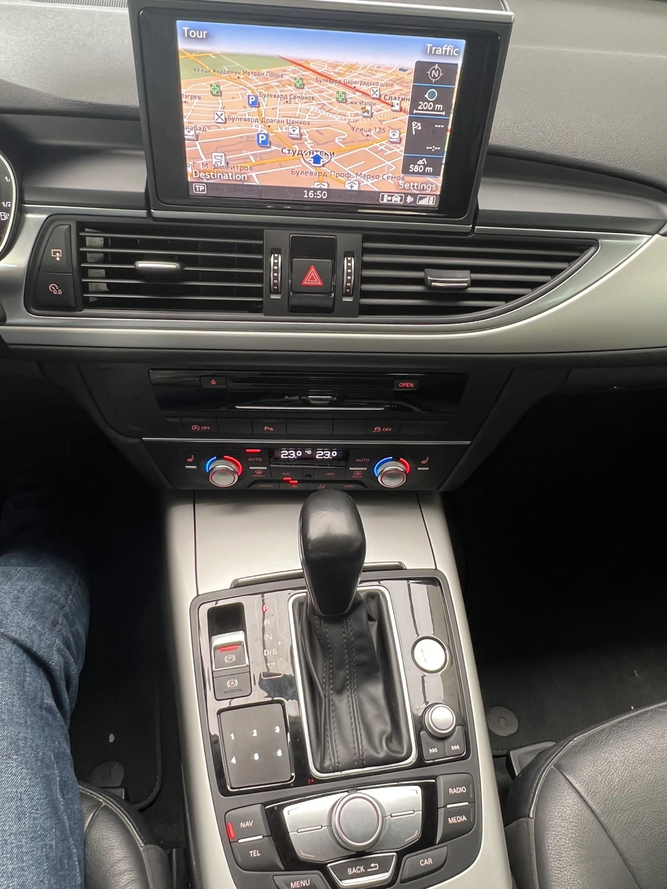 Audi A6 2.0 TDI Facelift Автоматик - изображение 10