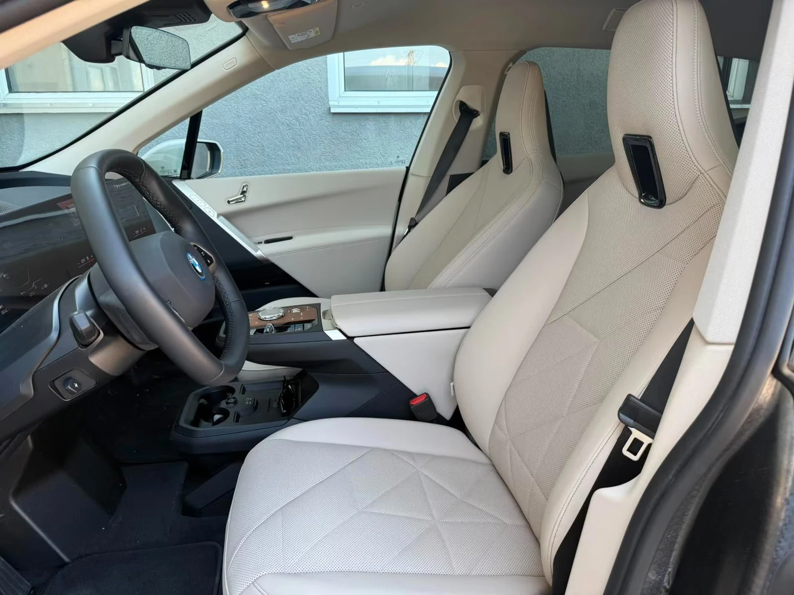 BMW iX 50/xDRIVE/523HP/SPORT/360CAM/KLESS/CRPLAY/LED/649f - изображение 7