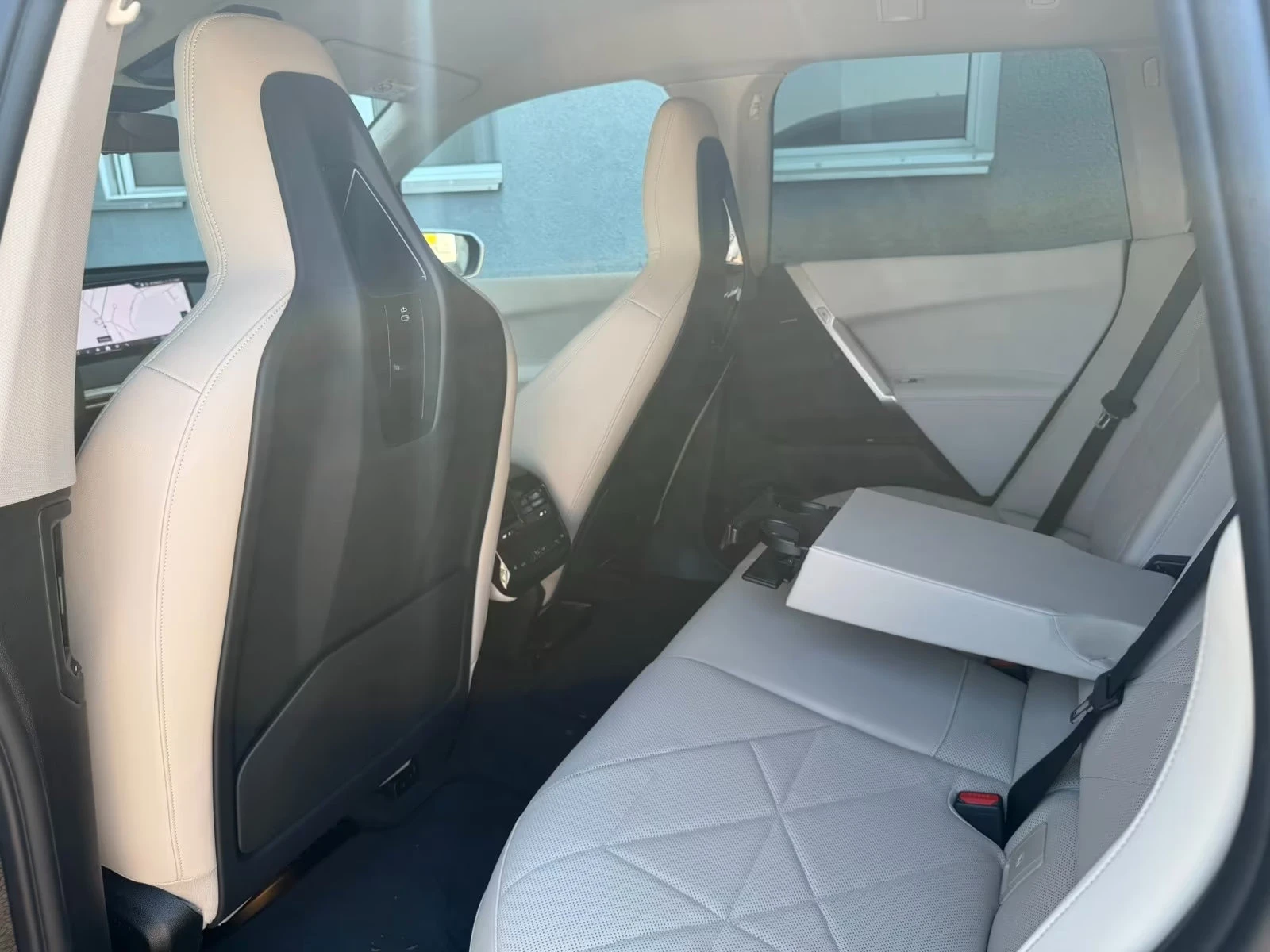 BMW iX 50/xDRIVE/523HP/SPORT/360CAM/KLESS/CRPLAY/LED/649f - изображение 10