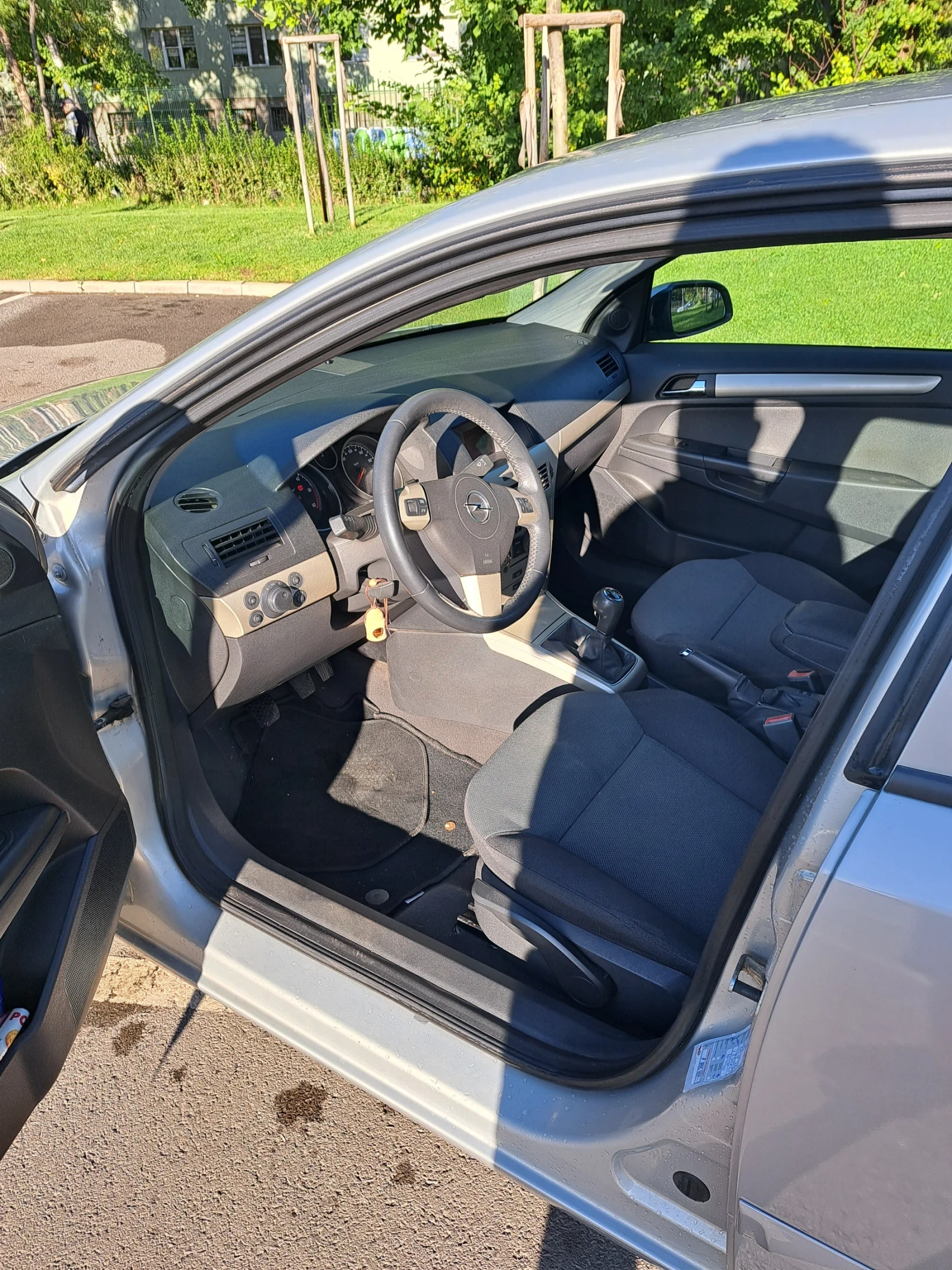 Opel Astra Закупена НОВА от ОПЕЛ БГ - изображение 4