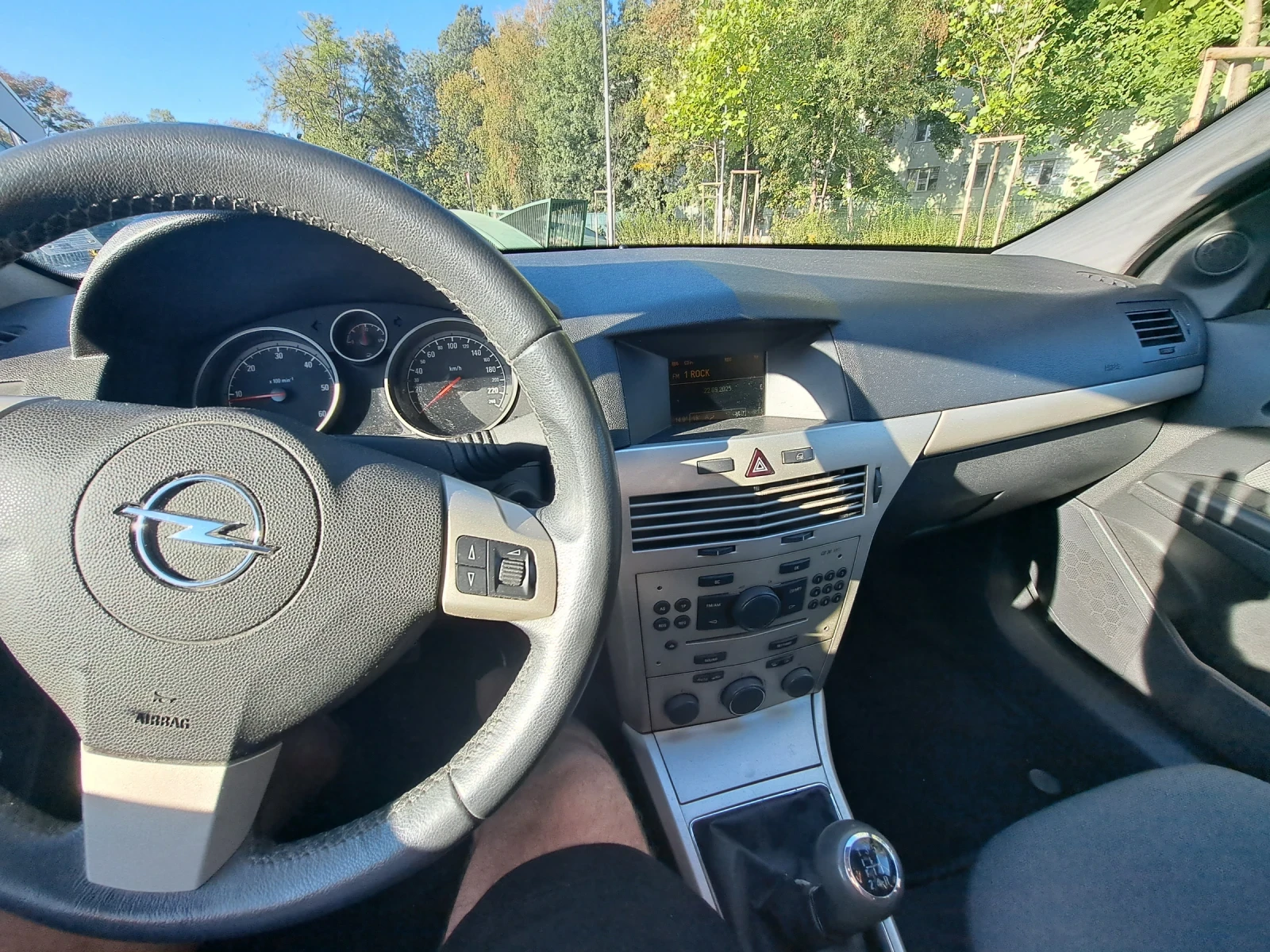 Opel Astra Закупена НОВА от ОПЕЛ БГ - изображение 5