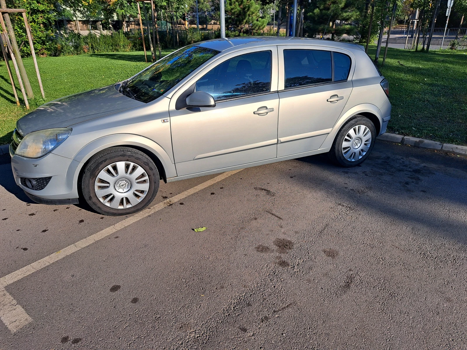Opel Astra Закупена НОВА от ОПЕЛ БГ - изображение 2