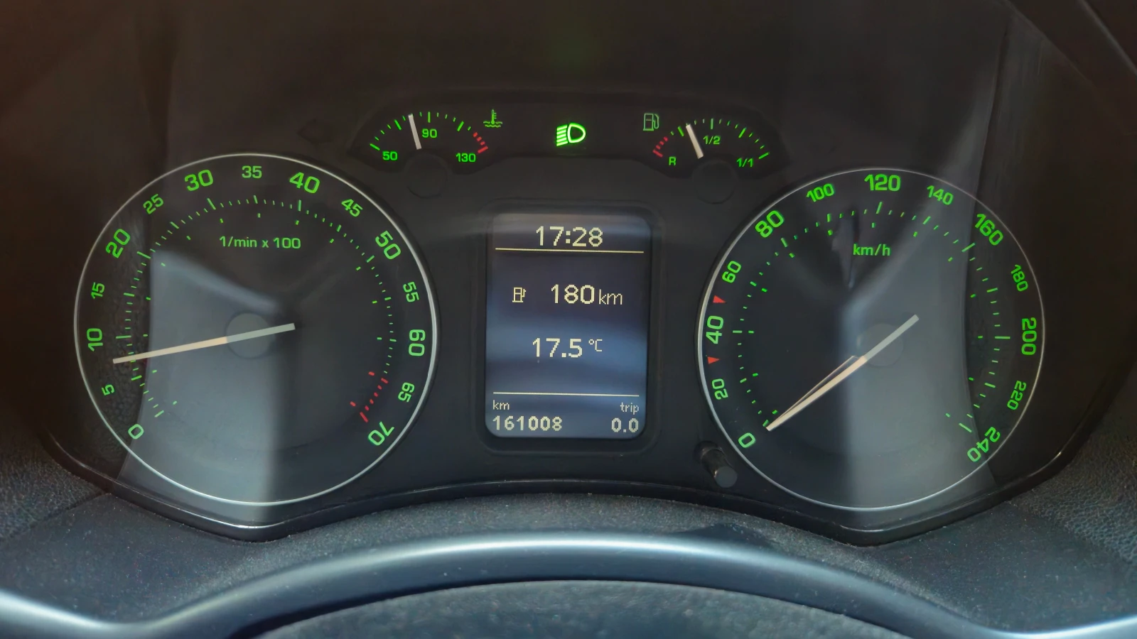 Skoda Octavia 2.0 FSI Edition 100 - изображение 4