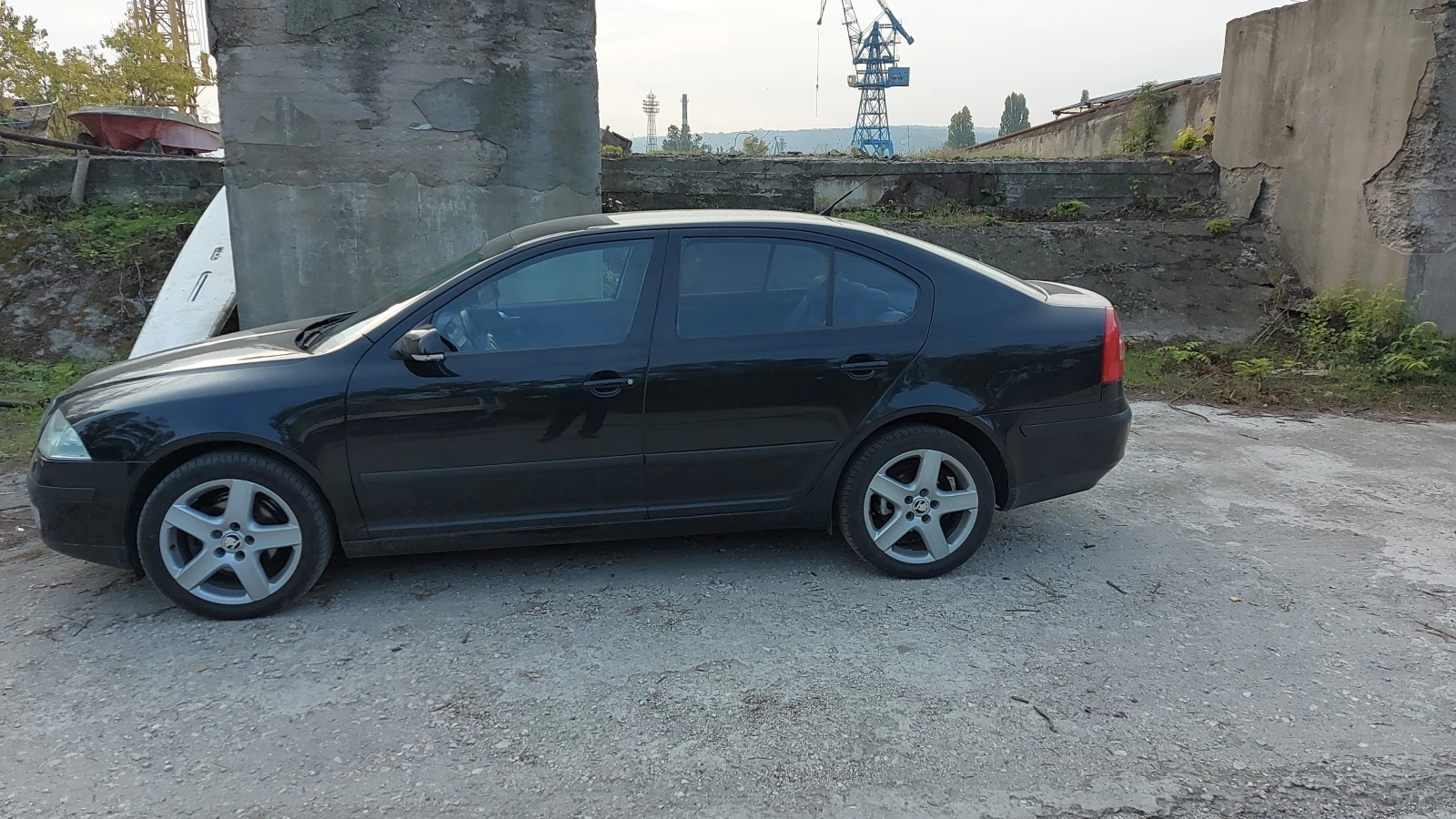 Skoda Octavia 2.0 FSI Edition 100 - изображение 8