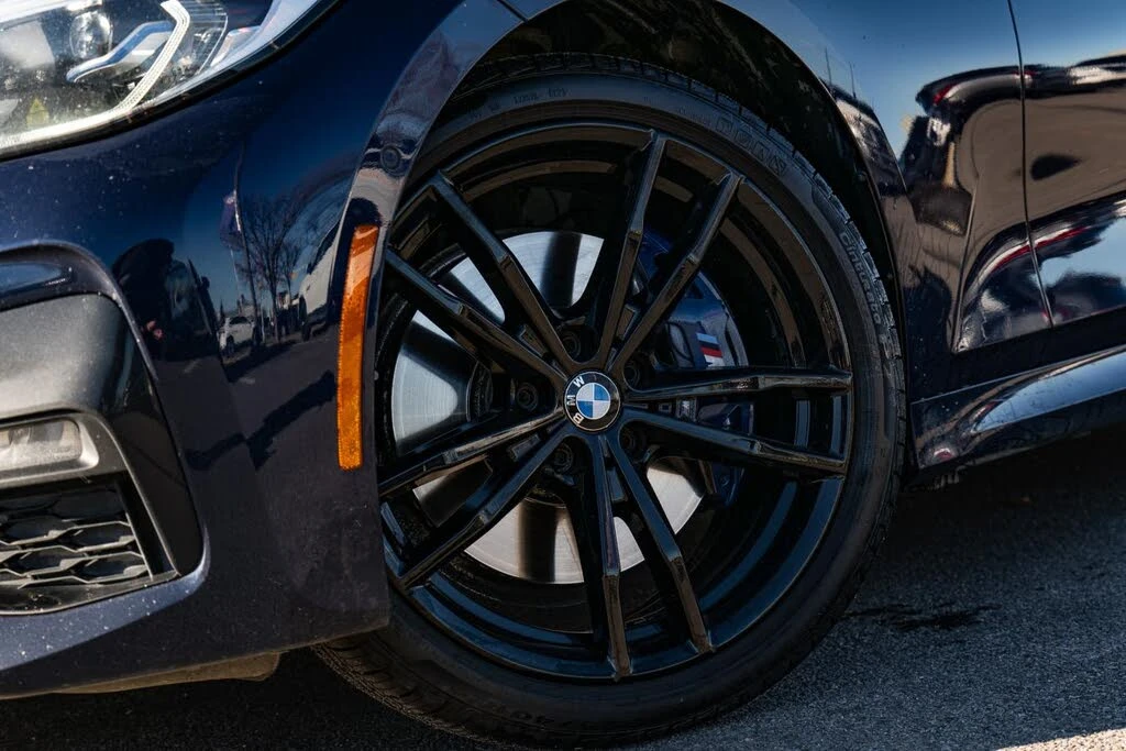 BMW 330 * АВТО КРЕДИТ* ЦЕНА ДО БГ * СЕРВИЗНА ИСТОРИЯ *  - изображение 6