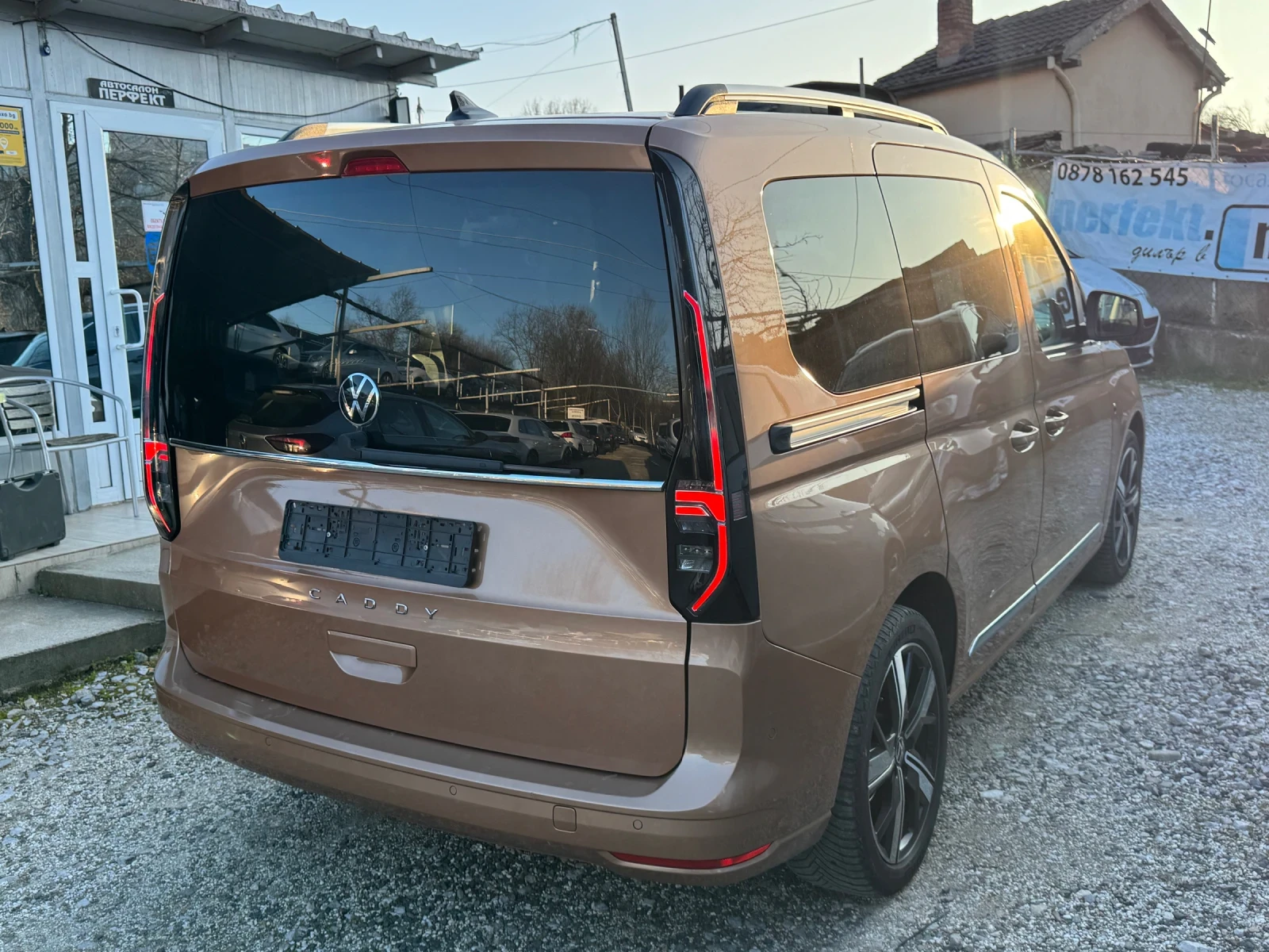 VW Caddy 2.0TDI* DSG* Style* Individual - изображение 3