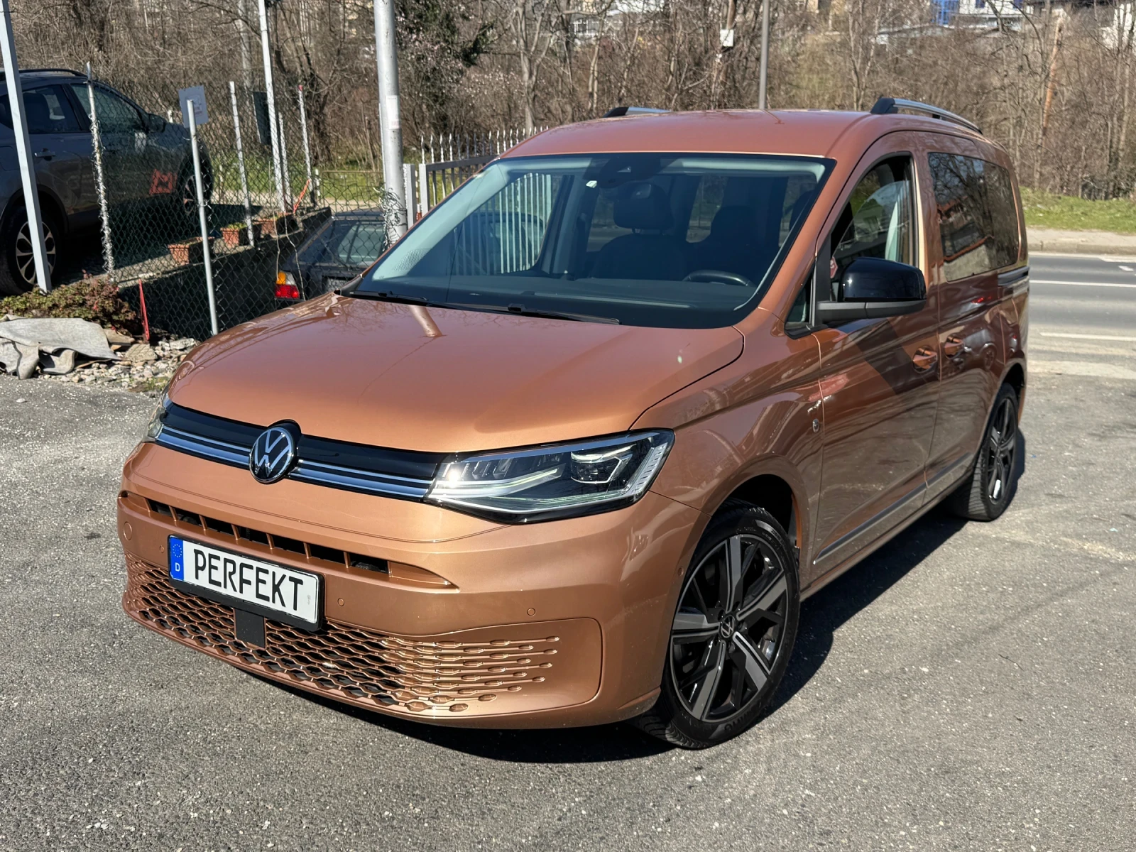 VW Caddy 2.0TDI* DSG* Style* Individual