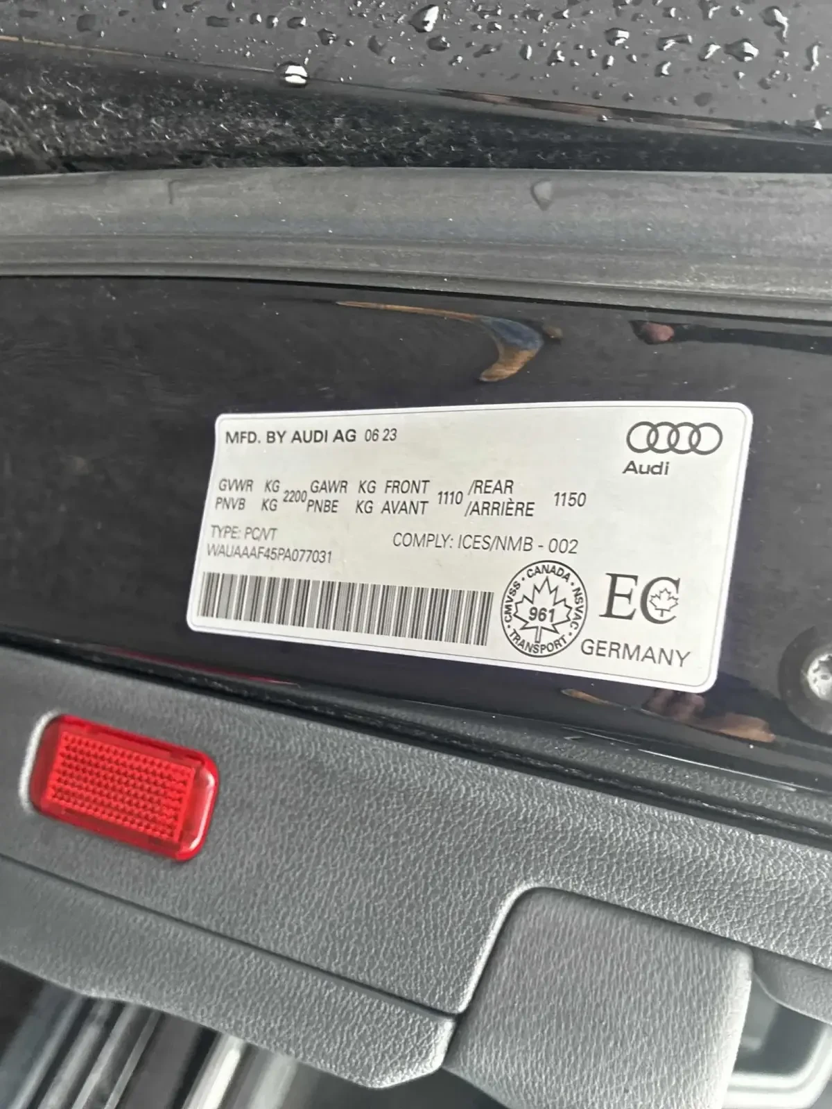 Audi A4 KOMFORT * * CARFAX * * АВТО КРЕДИТ * * , снимка 13 - Автомобили и джипове - 53864711