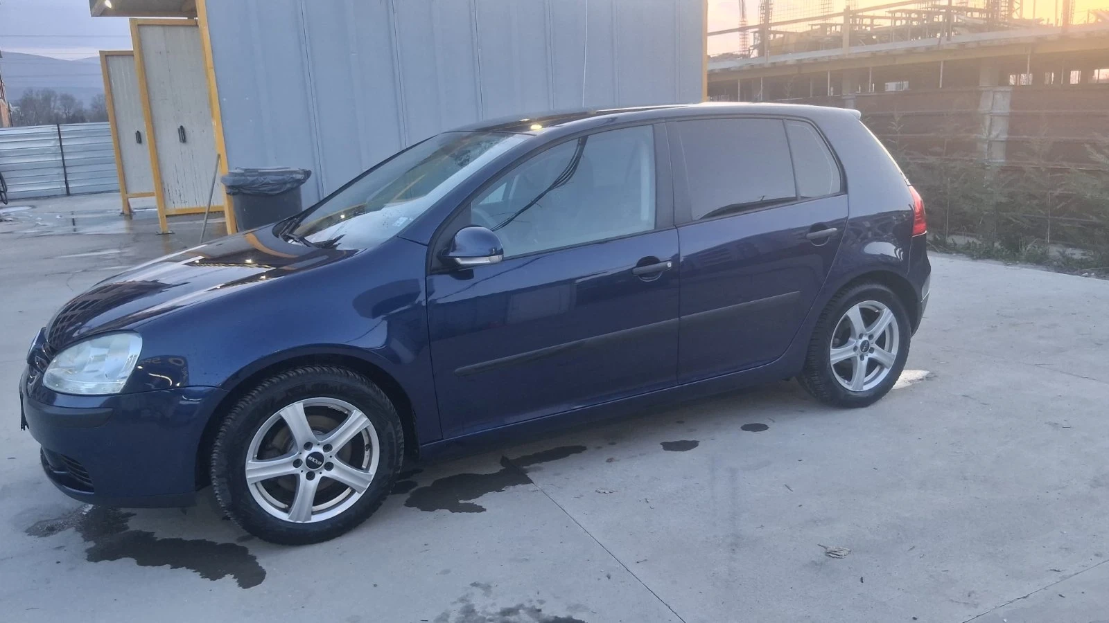 VW Golf 5, снимка 3 - Автомобили и джипове - 53866352