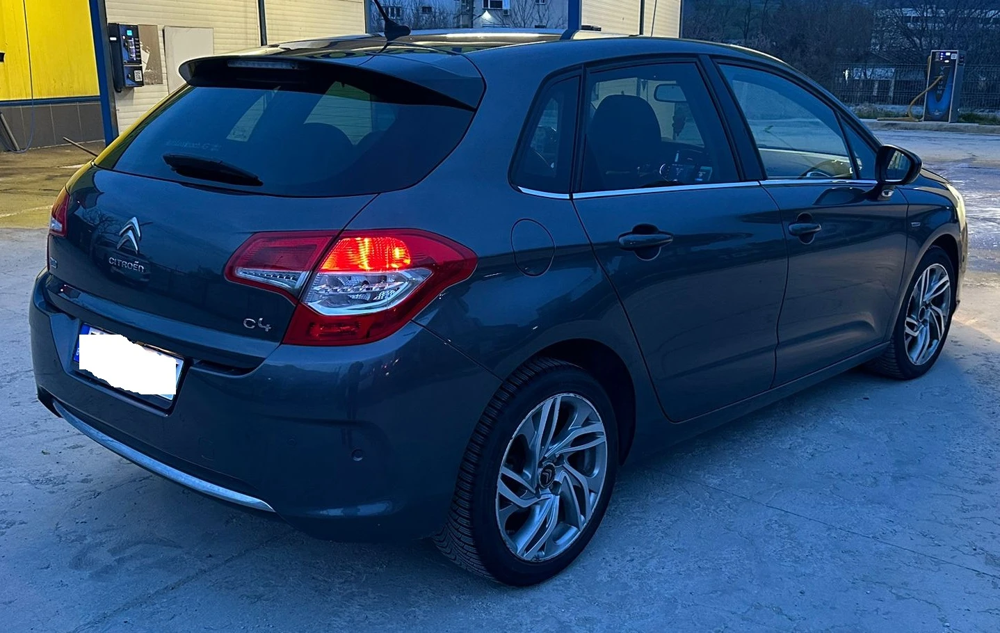 Citroen C4 1.6 E-hdi, Avtomat , guliam ekran, снимка 5 - Автомобили и джипове - 53937381