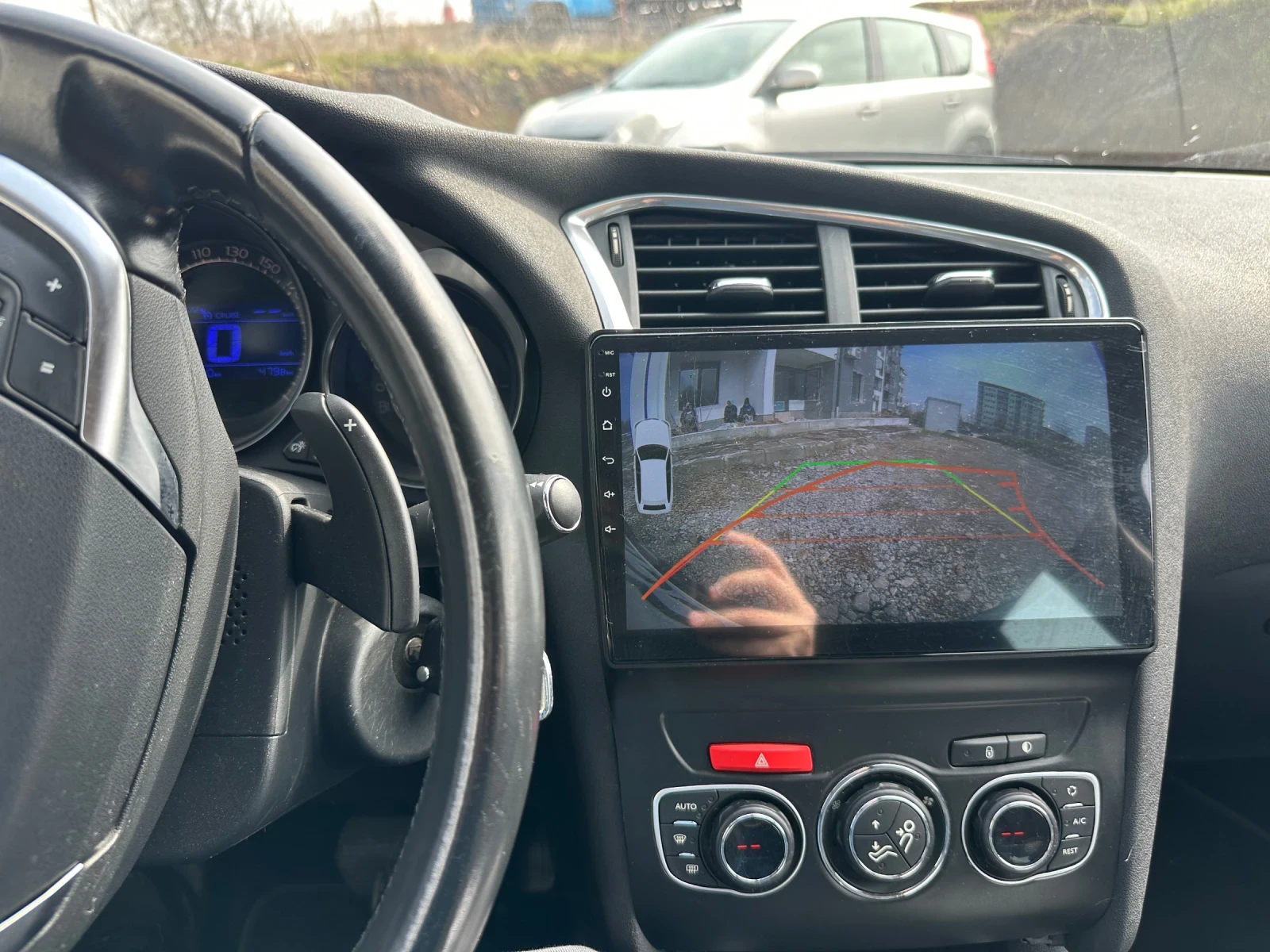 Citroen C4 1.6 E-hdi, Avtomat , guliam ekran, снимка 11 - Автомобили и джипове - 53937381