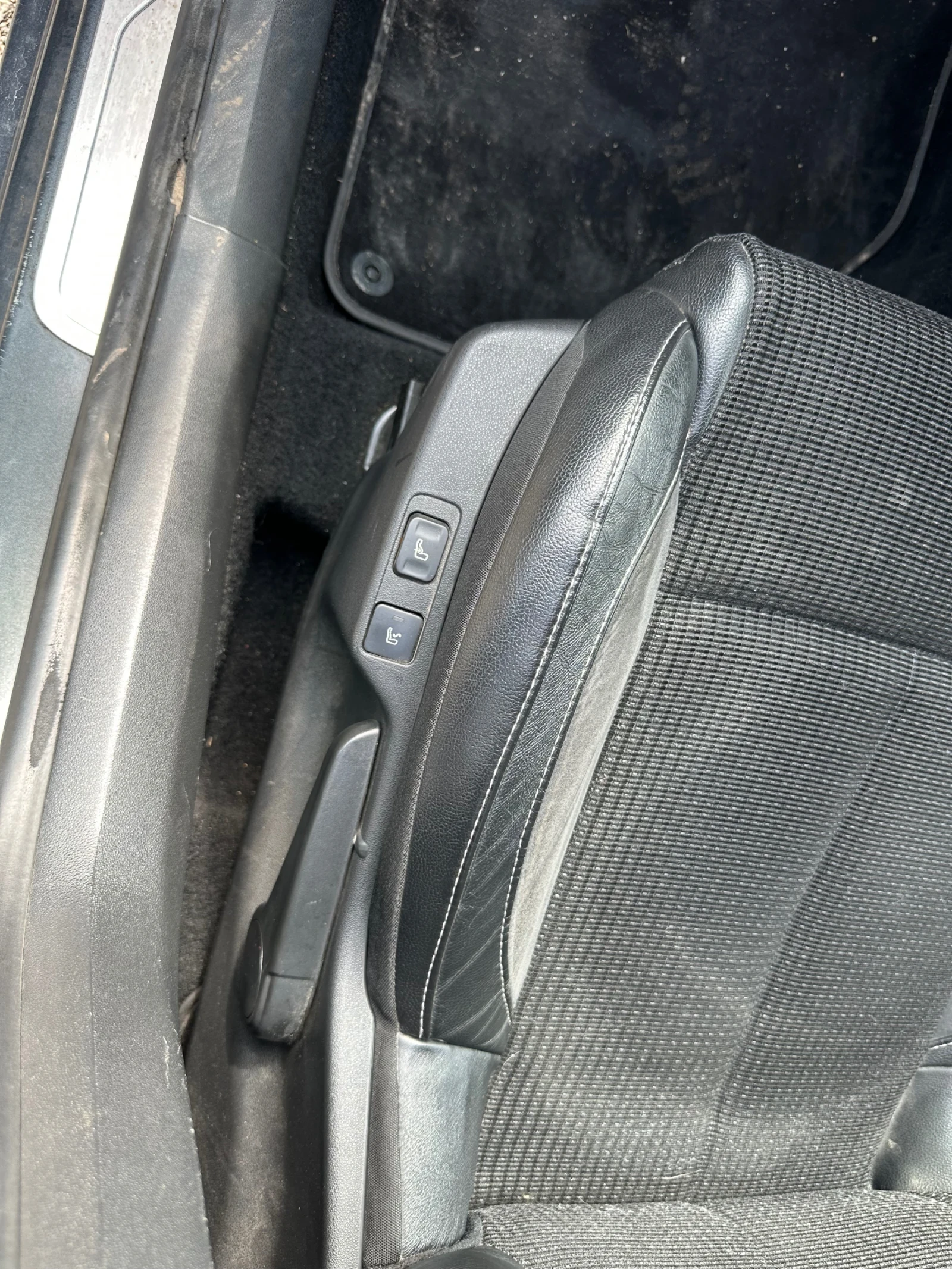 Citroen C4 1.6 E-hdi, Avtomat , guliam ekran, снимка 12 - Автомобили и джипове - 53937381