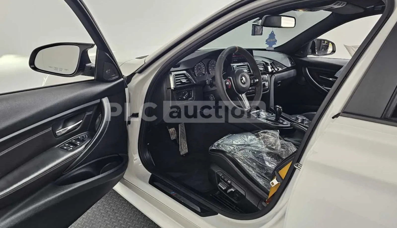 BMW M3 Carbon* Head up* Harman* Крайна цена* , снимка 8 - Автомобили и джипове - 54082208