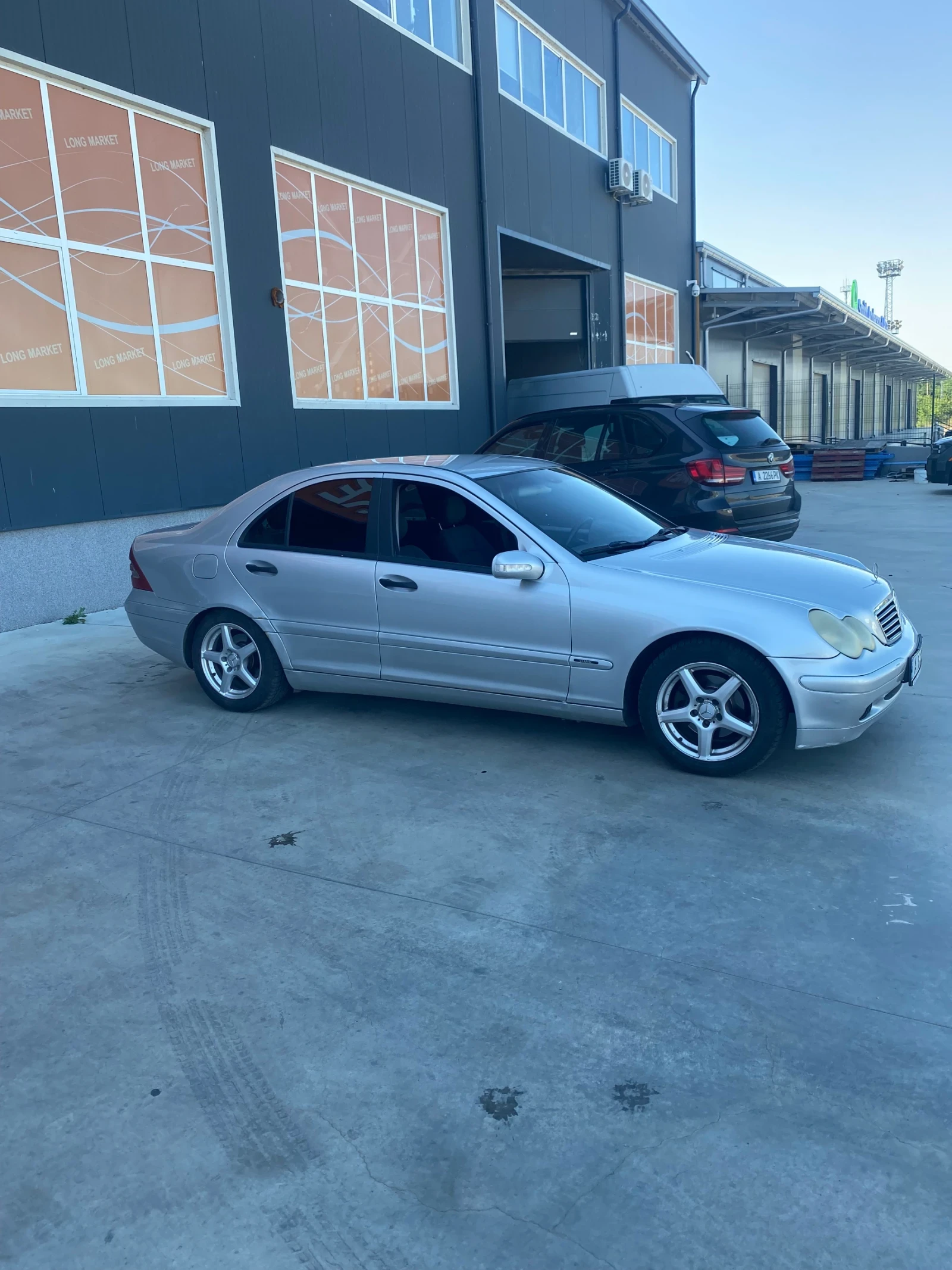 Mercedes-Benz C 220 2.2, снимка 4 - Автомобили и джипове - 55001099