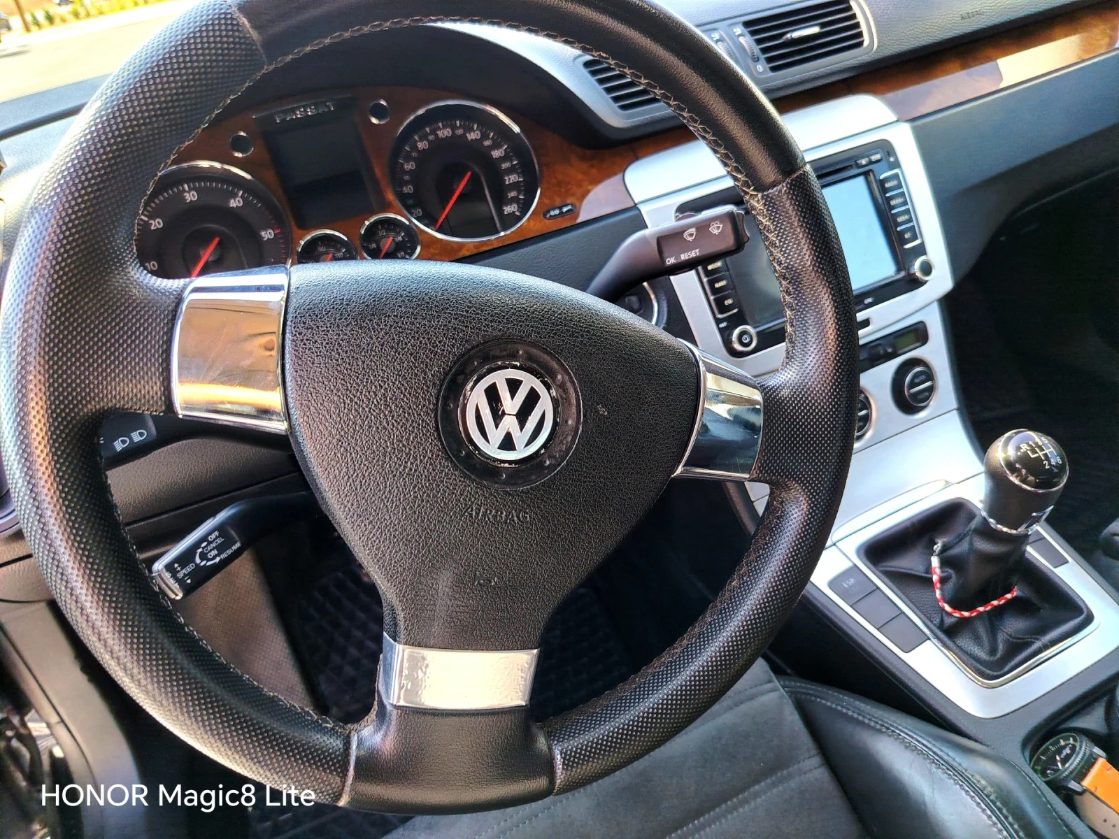 VW Passat, снимка 16 - Автомобили и джипове - 55888725