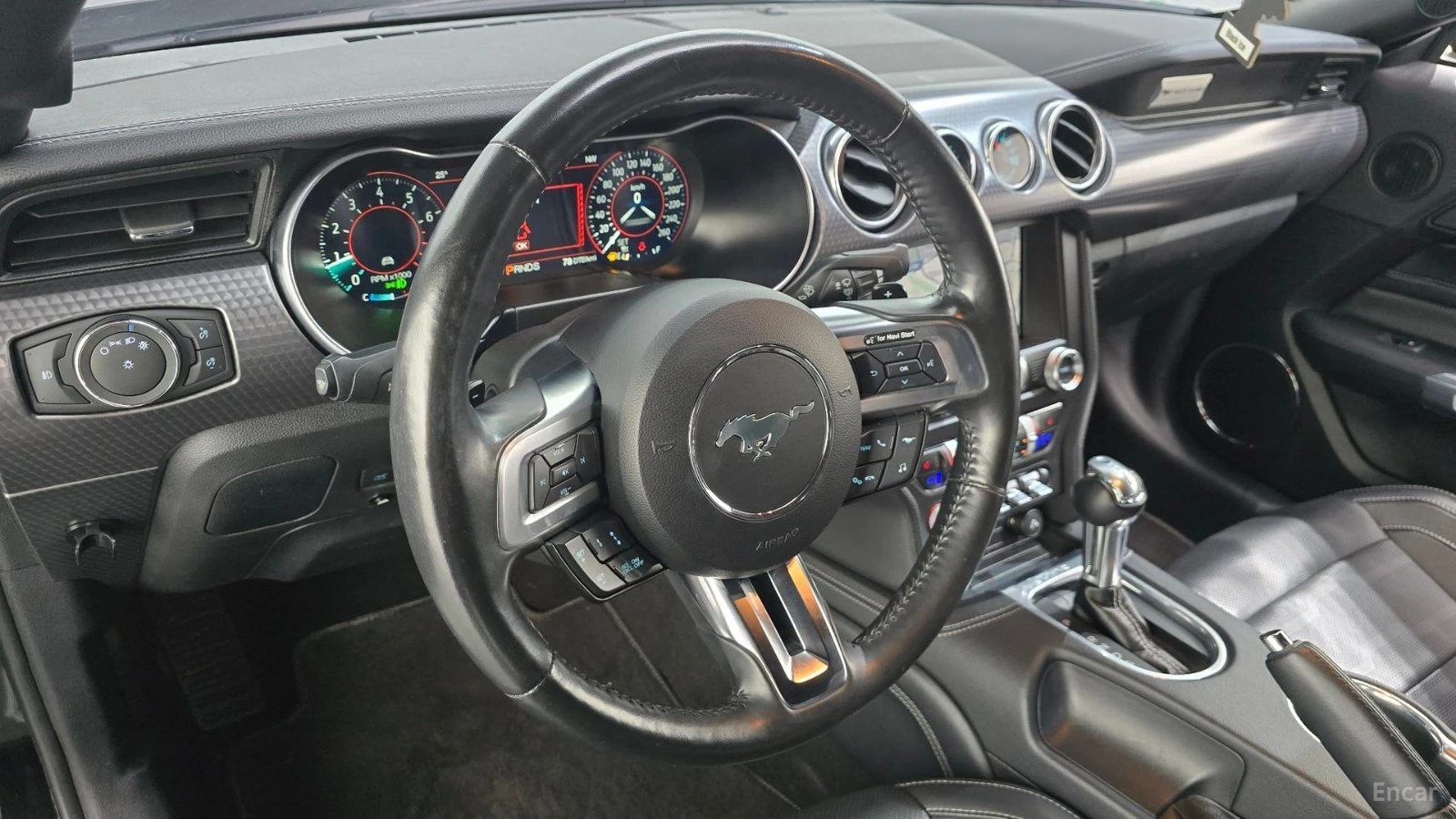 Ford Mustang ECOBOOST PREMIUM - DISTRONIC - ОБДУХ - ДИГ.ТАБЛО, снимка 13 - Автомобили и джипове - 56103951