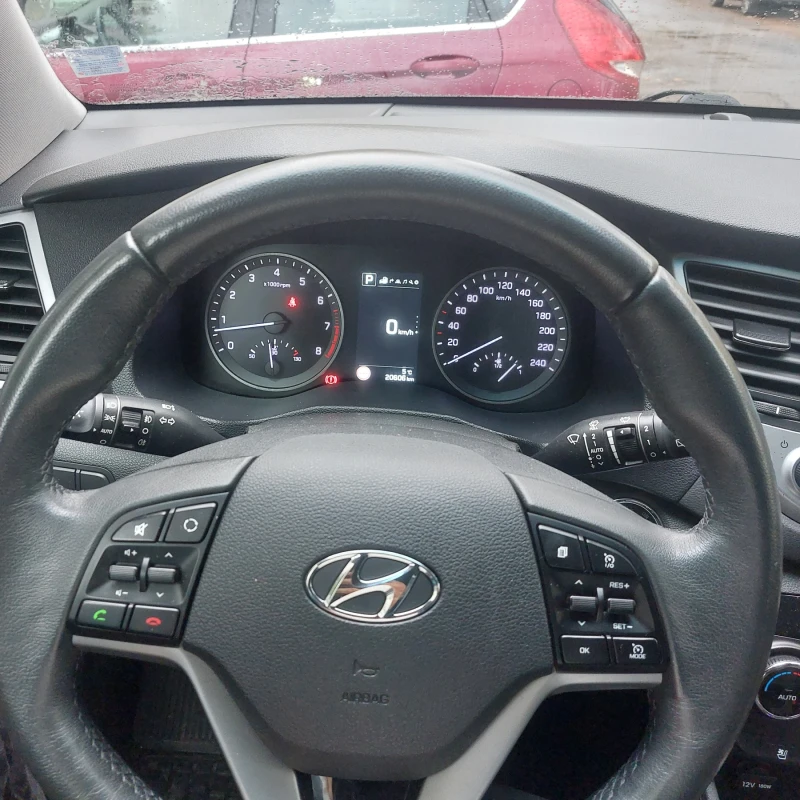 Hyundai Tucson 1.6 4x4, снимка 9 - Автомобили и джипове - 48148952