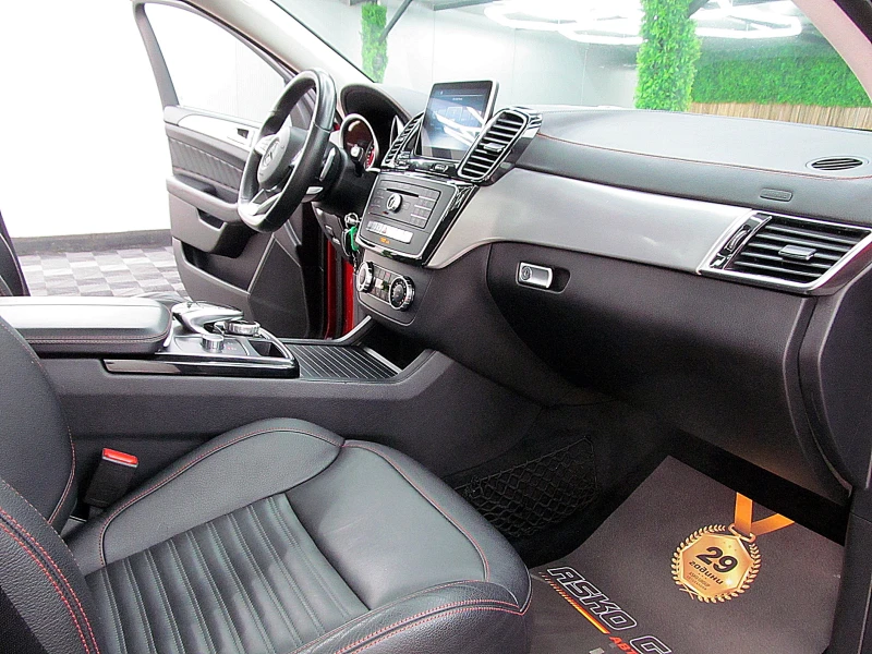 Mercedes-Benz GLE 350 KUPE/AMG/PANORAMA/ВАКУМ 360-камера/СОБСТВЕН ЛИЗИНГ, снимка 11 - Автомобили и джипове - 52142051