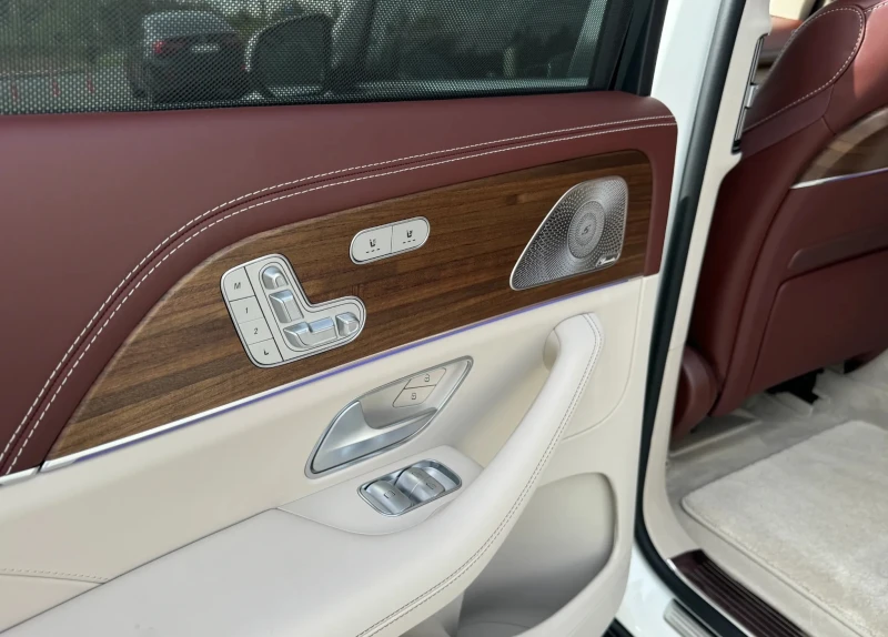 Mercedes-Benz GLS 600 Maybach 4Matic, снимка 8 - Автомобили и джипове - 52662582