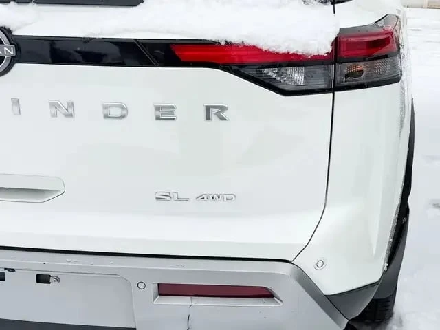 Nissan Pathfinder * SL * ПРЕДСТАВИТЕЛСТВО * 360 * ПОДГРЕВИ * CARPLAY, снимка 11 - Автомобили и джипове - 53448389