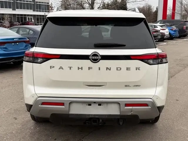 Nissan Pathfinder * SL * ПРЕДСТАВИТЕЛСТВО * 360 * ПОДГРЕВИ * CARPLAY, снимка 5 - Автомобили и джипове - 53448389