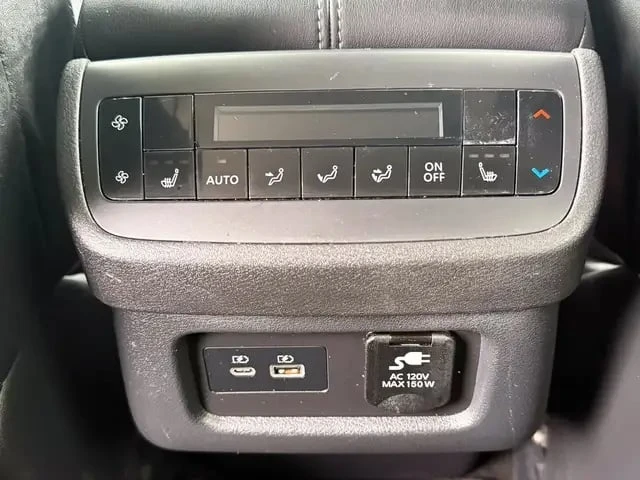 Nissan Pathfinder * SL * ПРЕДСТАВИТЕЛСТВО * 360 * ПОДГРЕВИ * CARPLAY, снимка 16 - Автомобили и джипове - 53448389