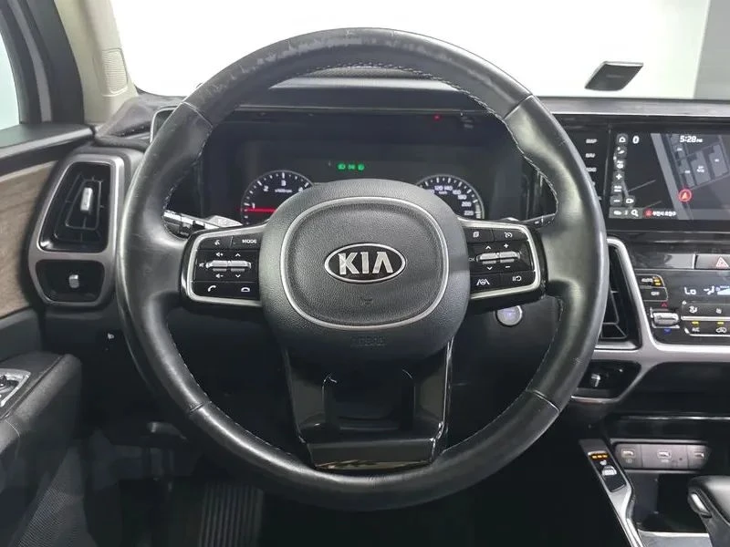 Kia Sorento, снимка 13 - Автомобили и джипове - 56727335