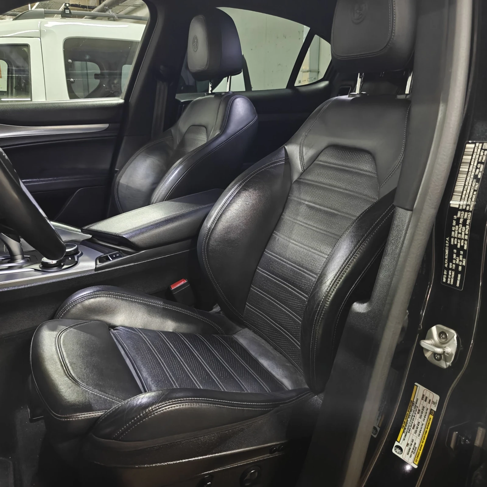 Alfa Romeo Stelvio Performance package Q4, снимка 12 - Автомобили и джипове - 54803603