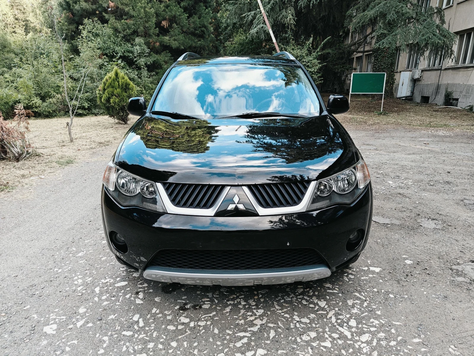 Mitsubishi Outlander 2.4  4WD - изображение 2