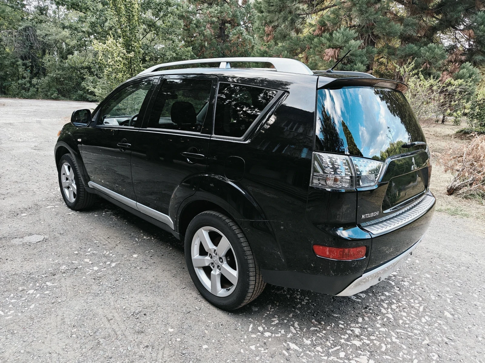 Mitsubishi Outlander 2.4  4WD - изображение 3