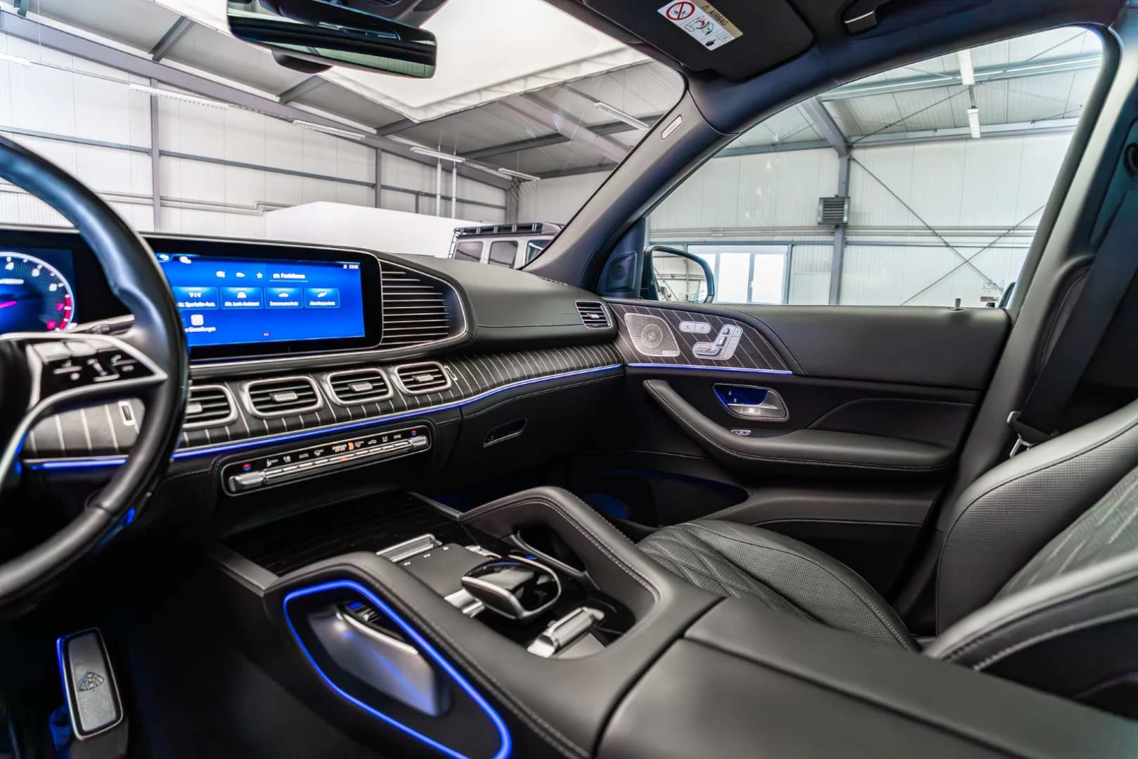 Mercedes-Benz GLS 600 MAYBACH* NIGHT SERIES* FACELIFT* , снимка 11 - Автомобили и джипове - 54510696