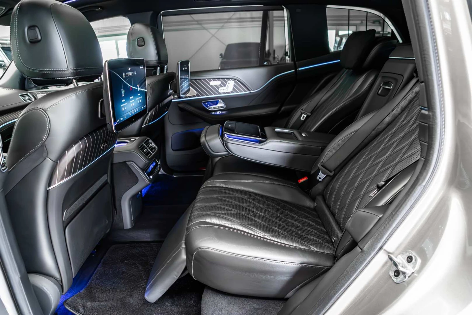 Mercedes-Benz GLS 600 MAYBACH* NIGHT SERIES* FACELIFT* , снимка 16 - Автомобили и джипове - 54510696