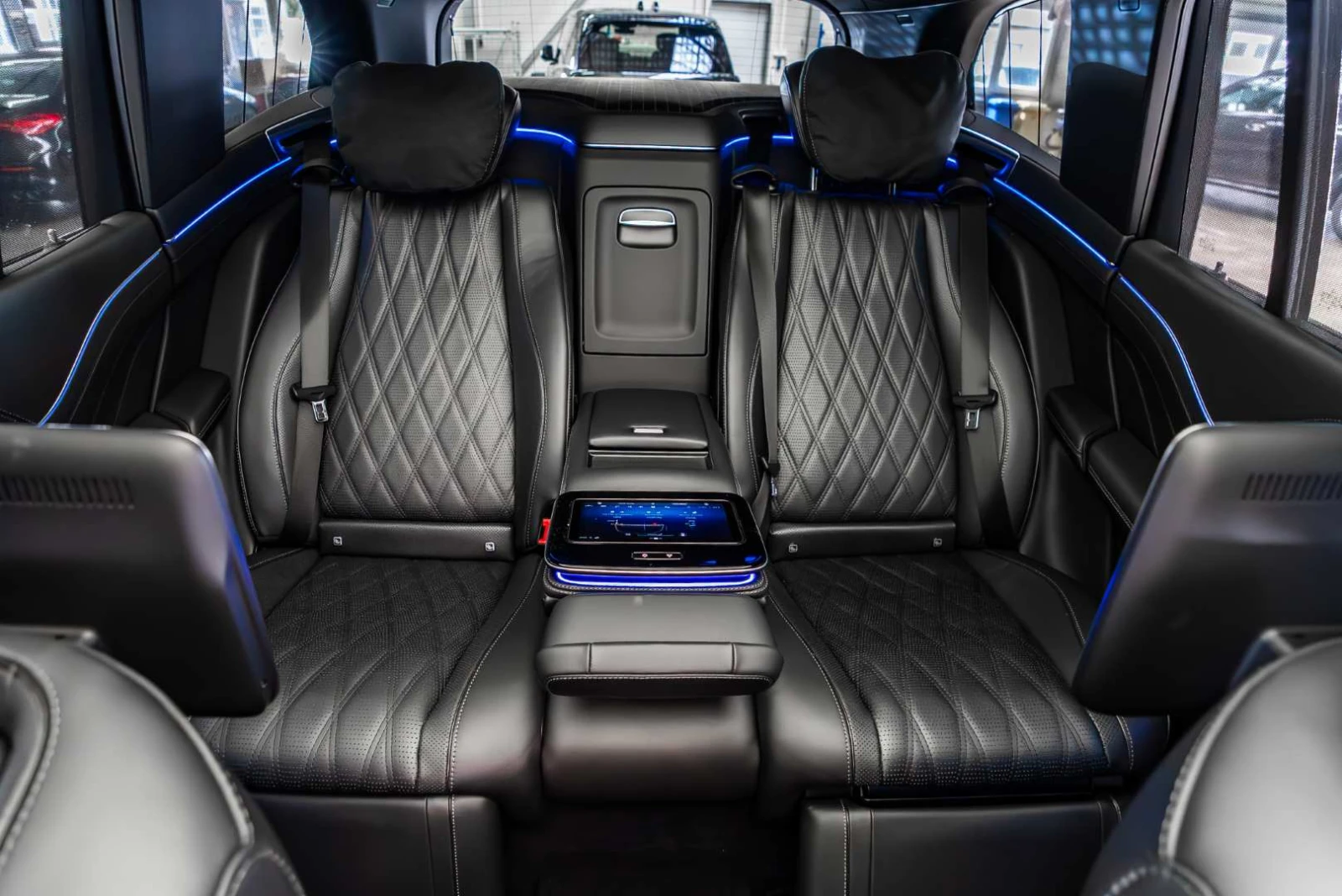 Mercedes-Benz GLS 600 MAYBACH* NIGHT SERIES* FACELIFT* , снимка 17 - Автомобили и джипове - 54510696