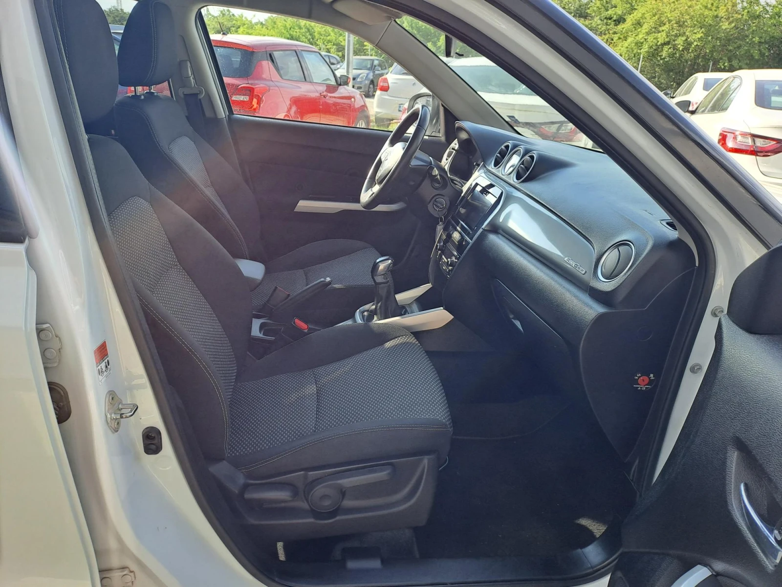 Suzuki Vitara 1.6 GL+ 4X4, снимка 15 - Автомобили и джипове - 54626524