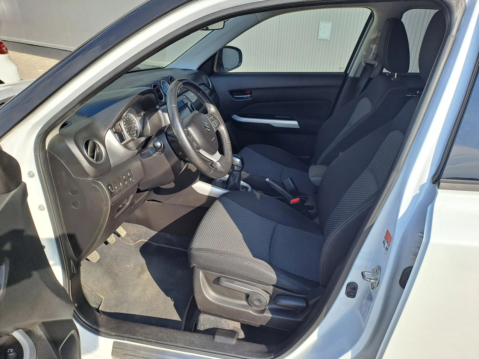 Suzuki Vitara 1.6 GL+ 4X4, снимка 10 - Автомобили и джипове - 54626524