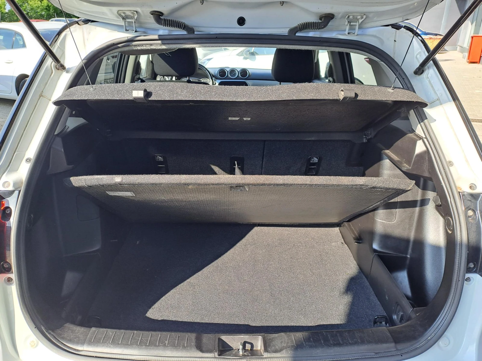 Suzuki Vitara 1.6 GL+ 4X4, снимка 8 - Автомобили и джипове - 54626524