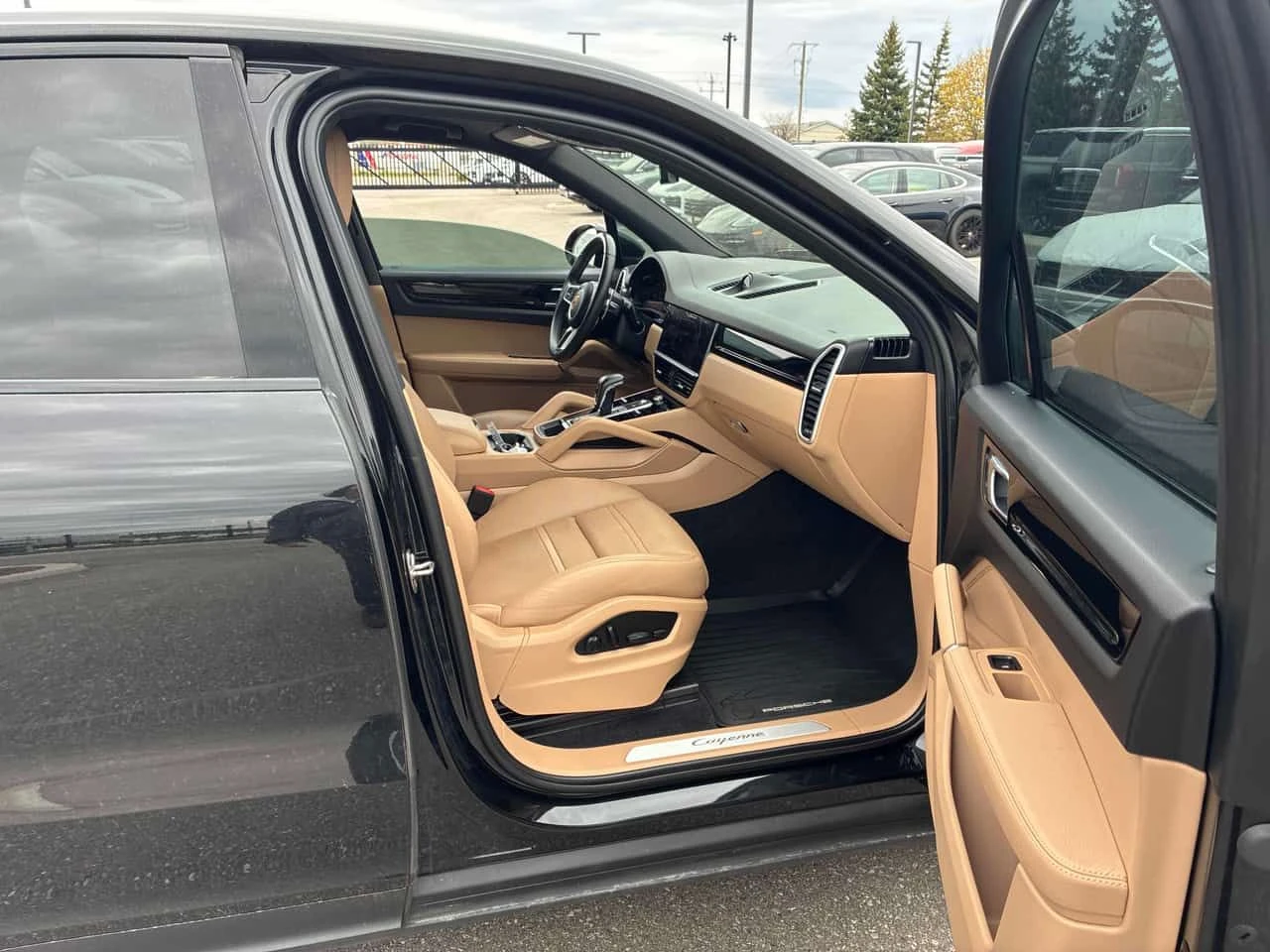 Porsche Cayenne AWD / CAMERA / MATRIX / BOSE / АВТОКРЕДИТ , снимка 11 - Автомобили и джипове - 54627277