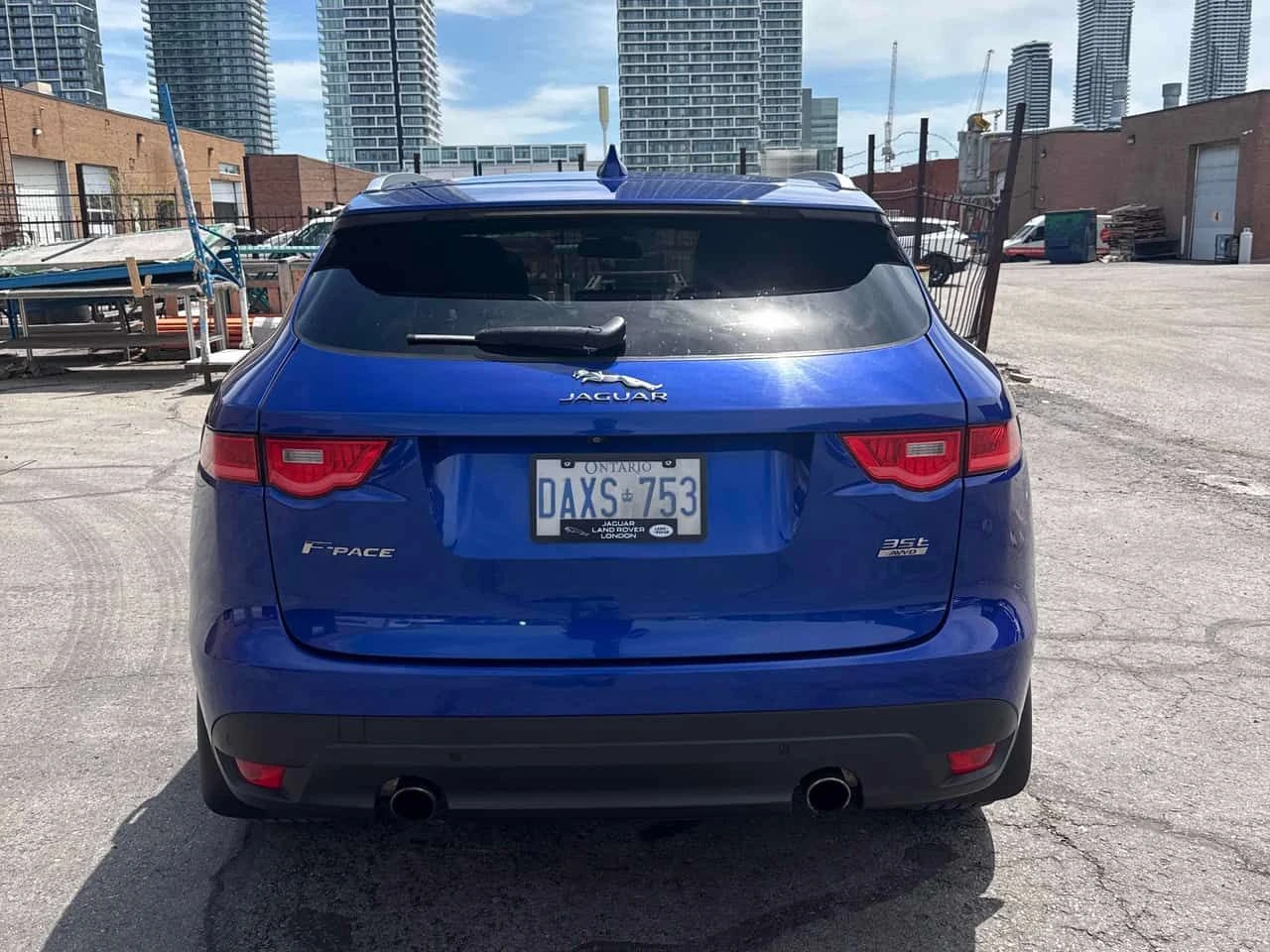 Jaguar F-PACE  R Sport 3.0L | PREMIUM | PANO | КОЖА | , снимка 4 - Автомобили и джипове - 54712143
